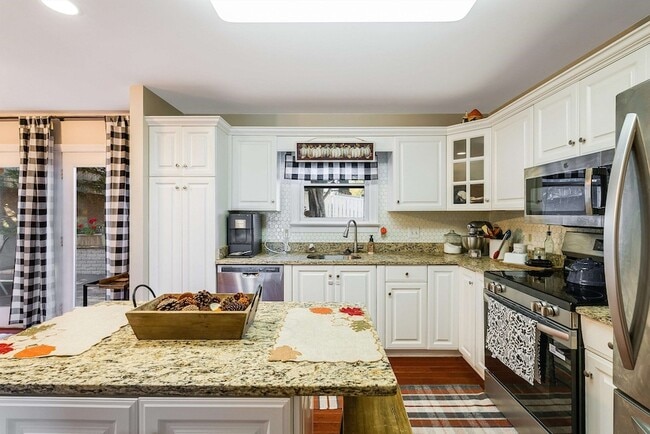 Building Photo - 1141 Decca Dr