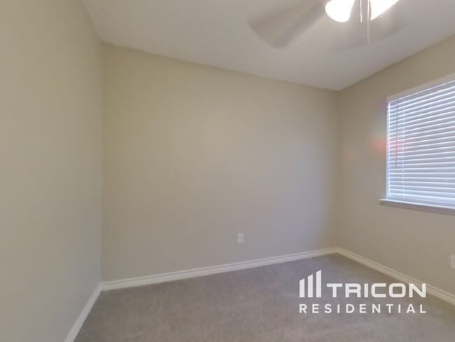Building Photo - 4704 Wineberry Dr