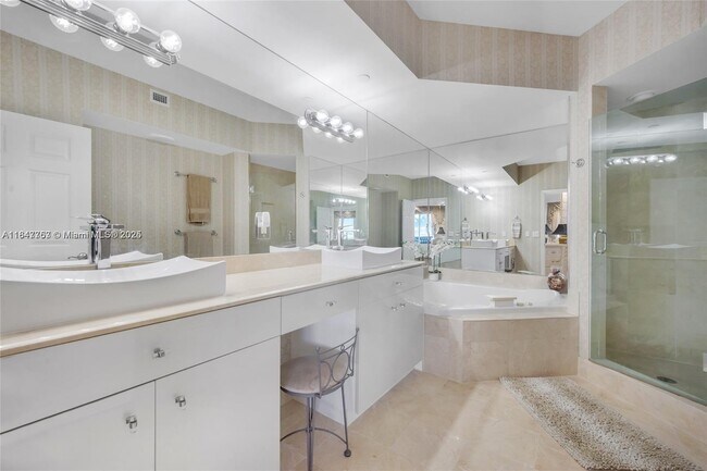 Building Photo - 3200 N Ocean Blvd