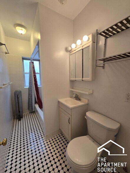 Building Photo - 834 Reba Pl