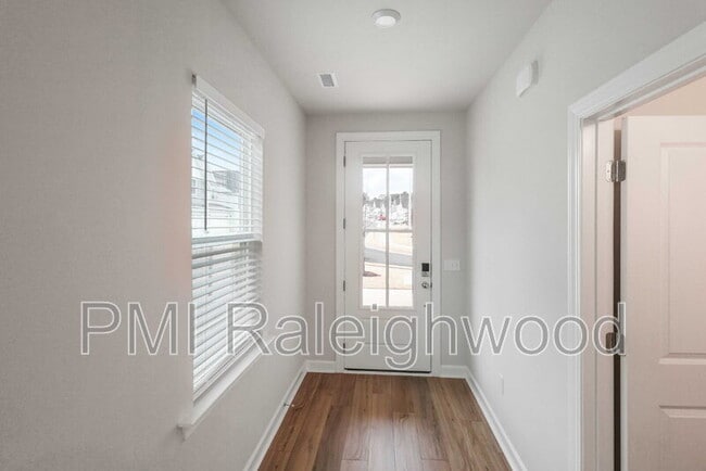 Building Photo - 521 Brittany Ct