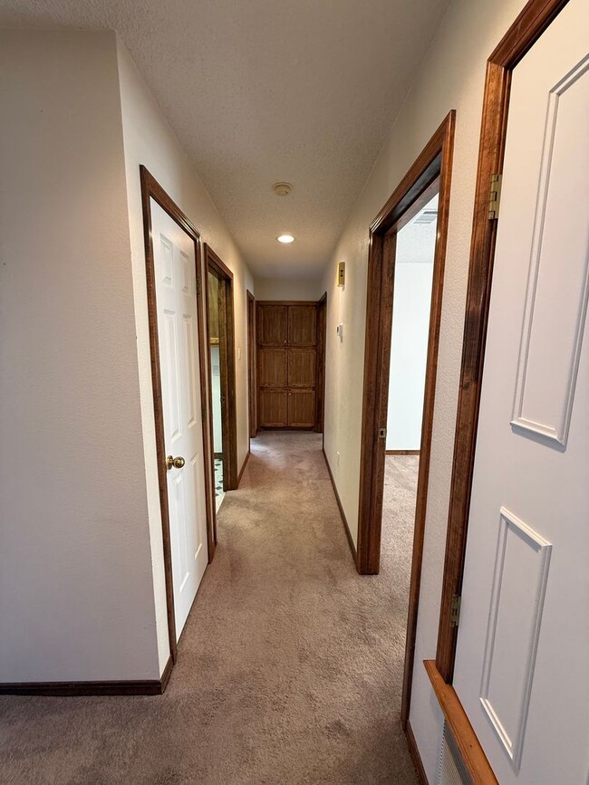 Building Photo - Beautiful 3 Bedroom Home Located in the Zia School District