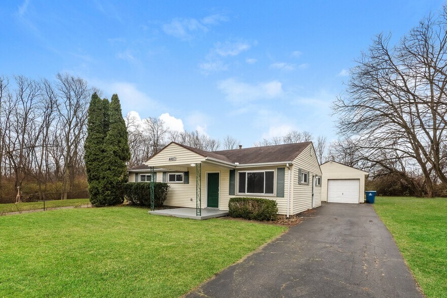 Building Photo - 4460 Penn Ave