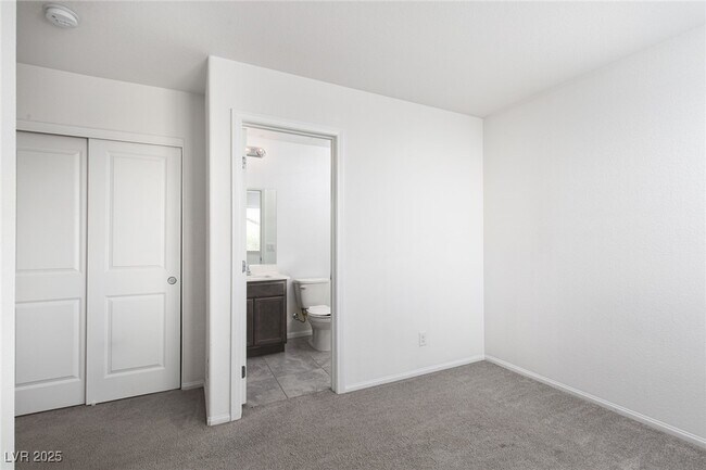 Building Photo - 5319 Wally St