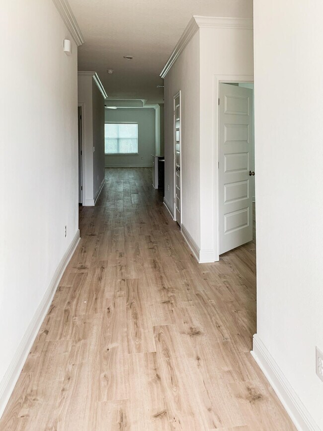 Building Photo - 115 Emarie Grey Cir