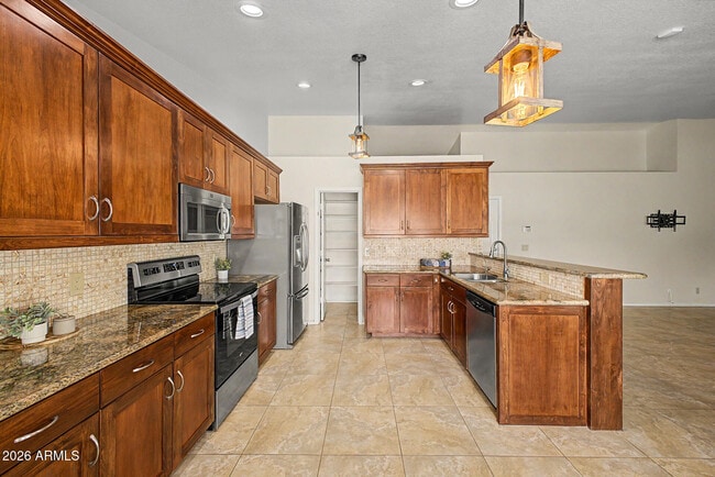 Building Photo - 933 N 94th Pl