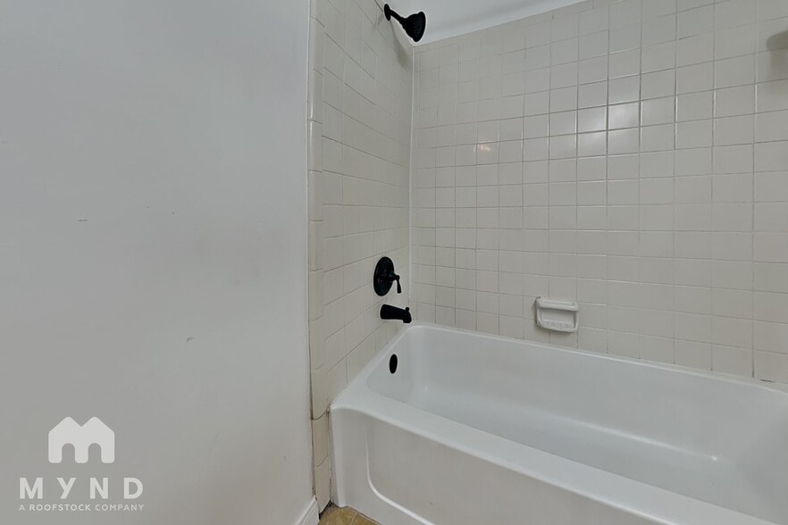 Building Photo - 6500 Harbor Town Dr