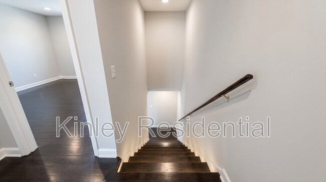 Building Photo - 613 Key St