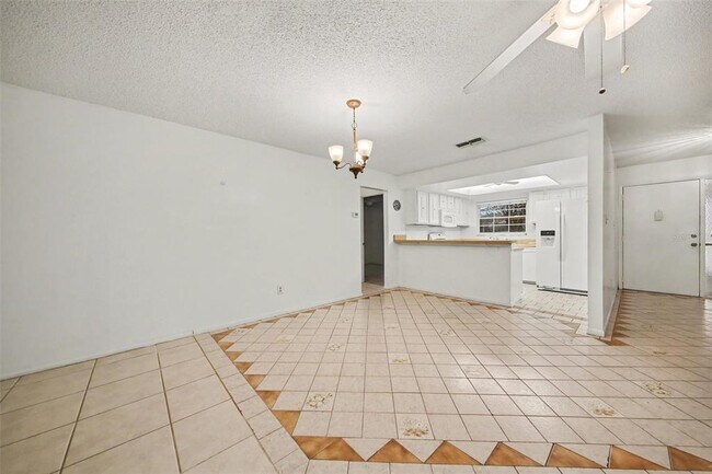 Building Photo - 5033 Loyola Ln