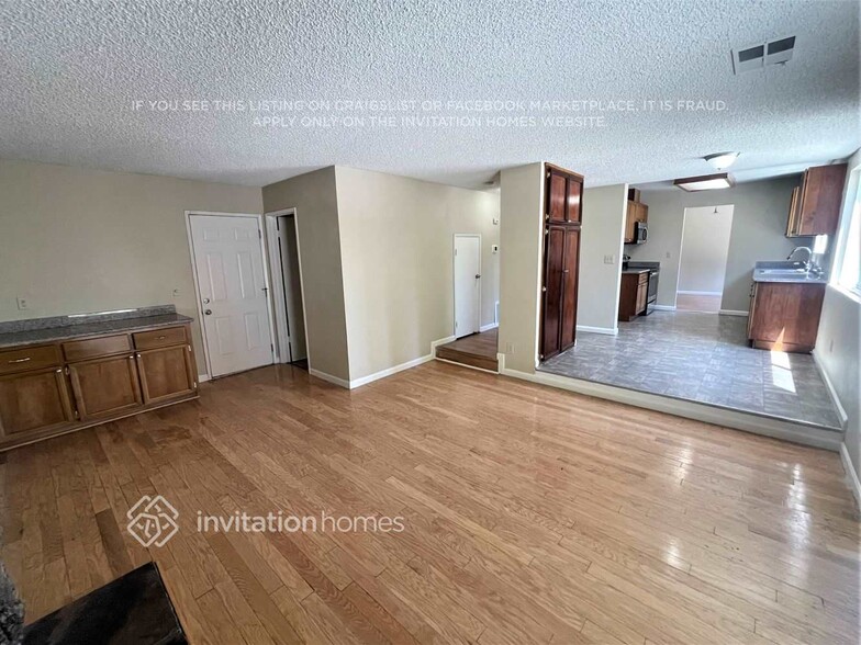 Building Photo - 3489 Chandler Cir