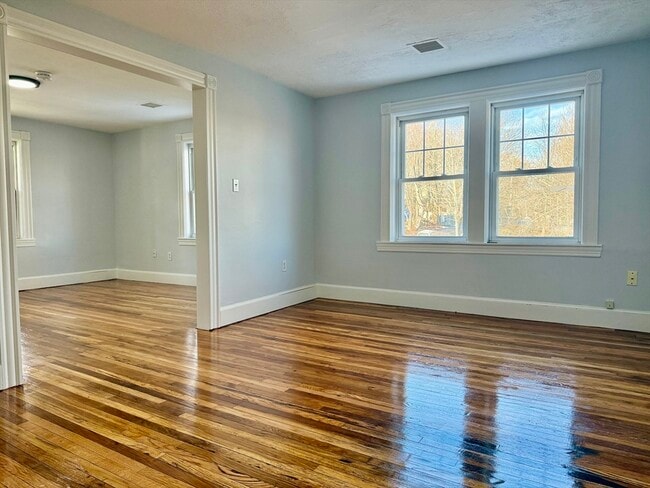 Building Photo - 5 Park St