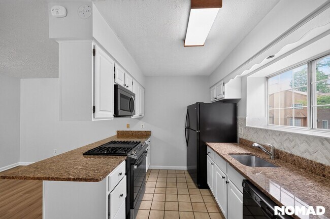 Building Photo - Spacious 3BR Condo in Ashland