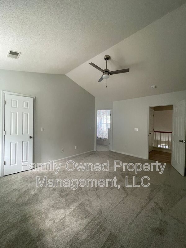 Building Photo - 113 Rockdale Ln