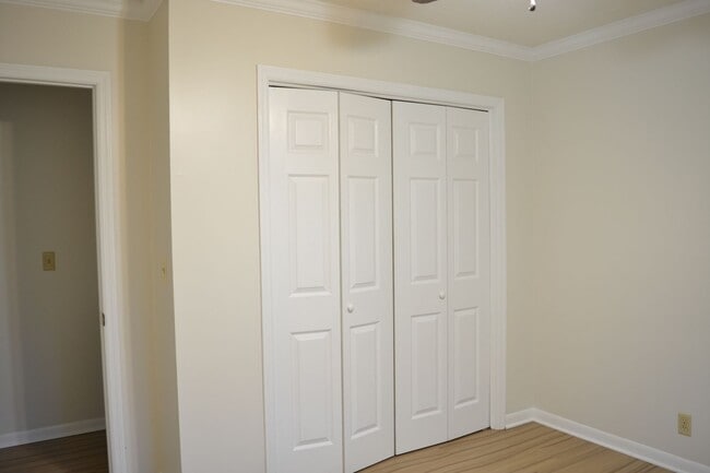 Building Photo - 222 Mary St