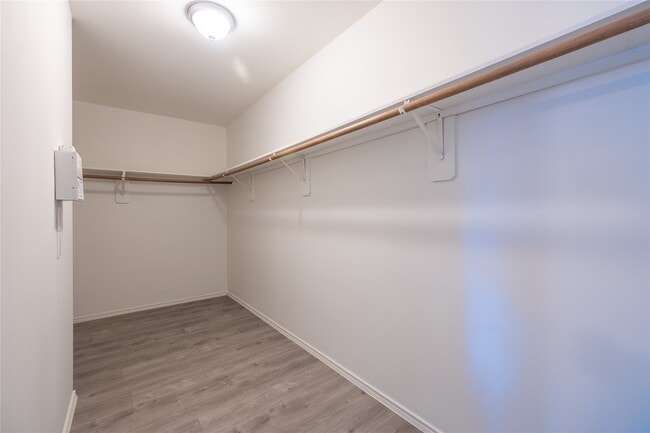 Building Photo - 10223 Revelstoke Dr