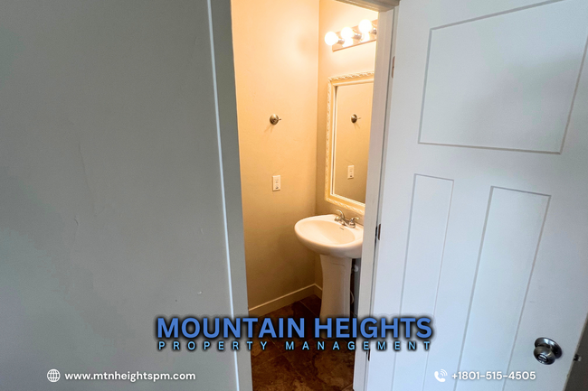Building Photo - 14391 S Oakfield Way