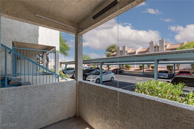 Building Photo - 4960 Harrison Dr
