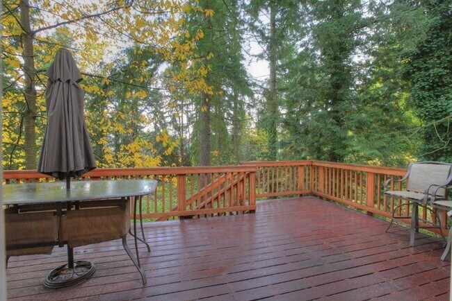 Building Photo - Charming 3 Bed 2 Bath Home in Eastgate