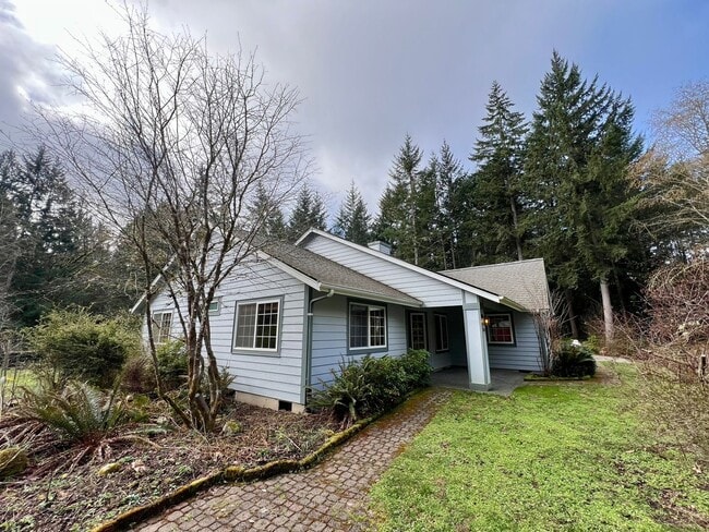 Building Photo - Private 5 Acres