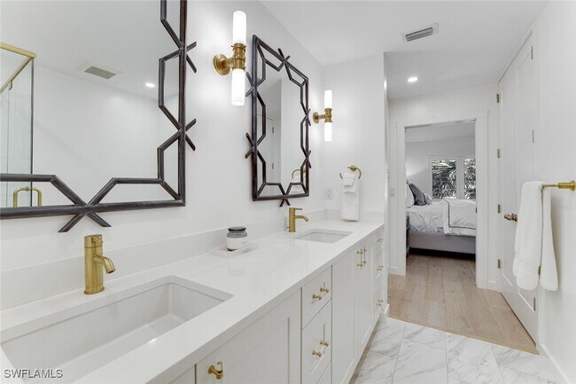 Building Photo - 8345 Excalibur Cir