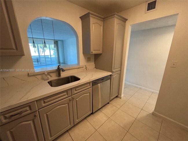 Building Photo - 403 NW 68th Ave