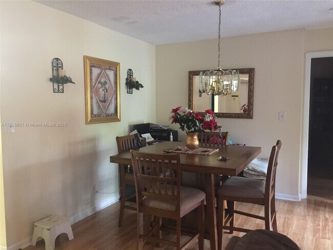 Primary Photo - 4459 Carambola Cir S