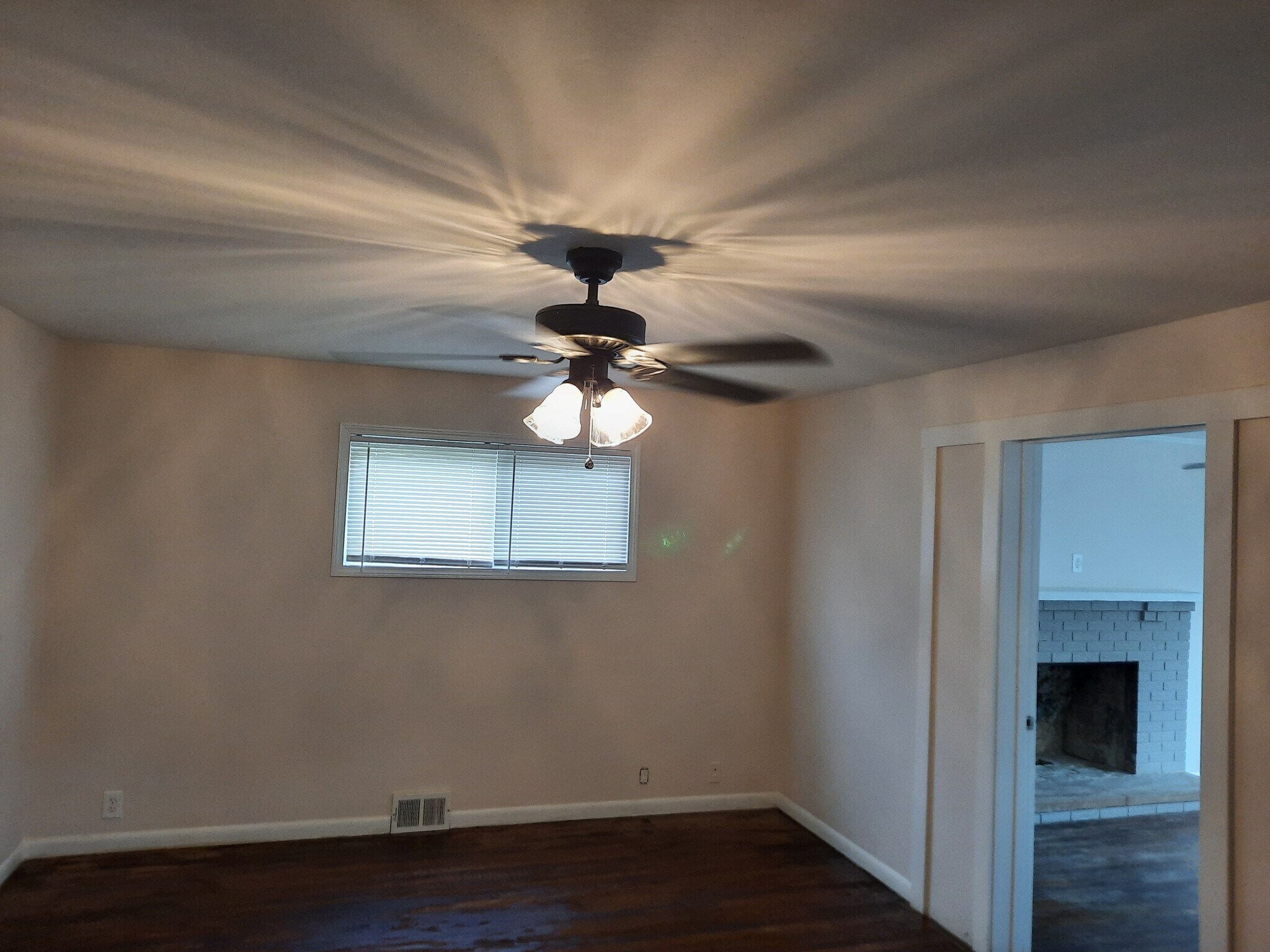 Building Photo - 319 Pleasant St