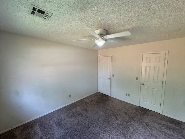 Building Photo - 301 S 11th Pl