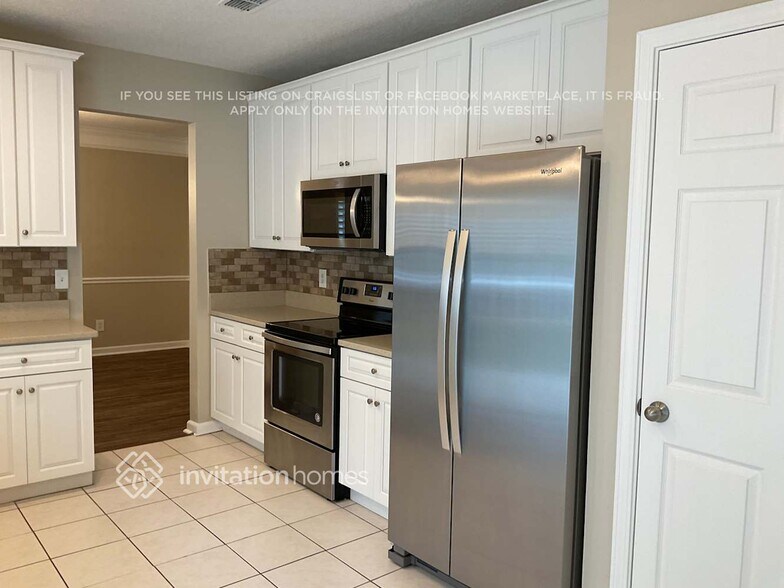 Building Photo - 8519 Glenbury Ct N