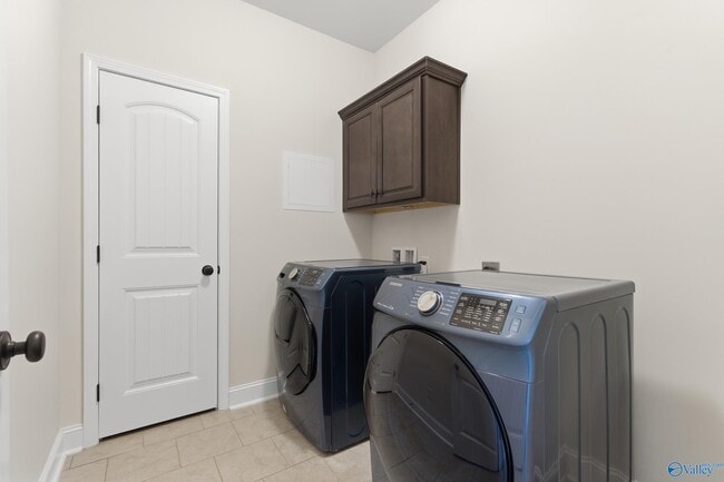 Building Photo - 133 Carleighfalls Dr