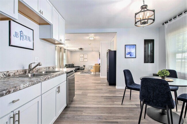 Building Photo - 1160 Helman Drive - Comfortable 3 Bed, 1.5 Bath Home in McKinley Terrace