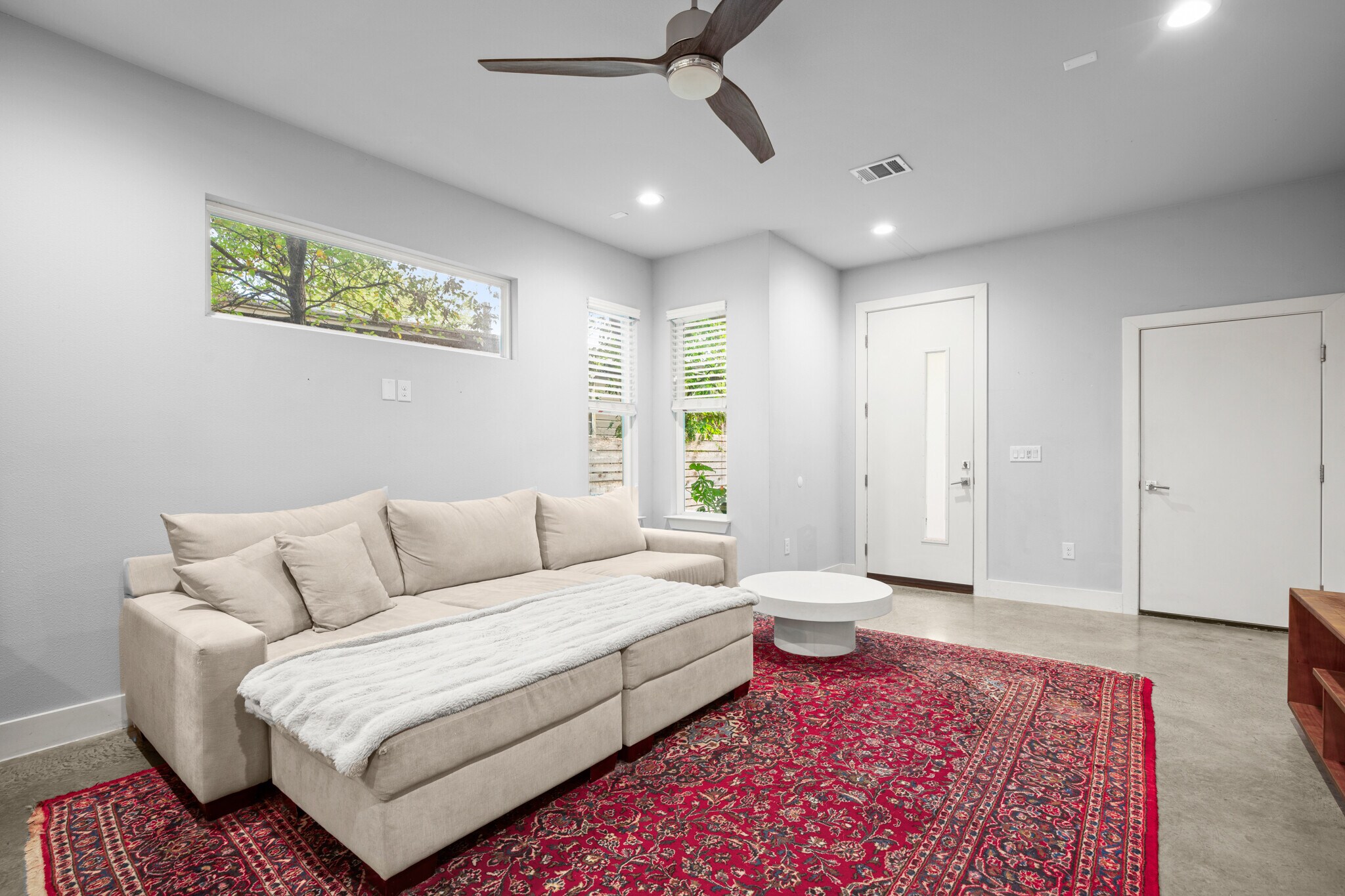 Building Photo - 1220 Delano St