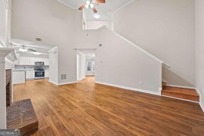 Building Photo - 2339 Leacroft Way