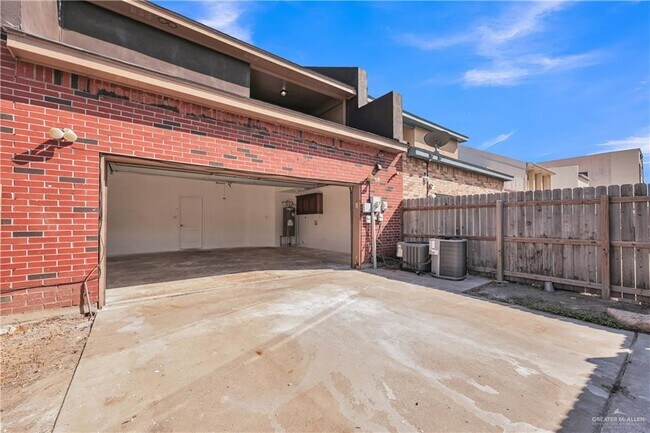 Building Photo - 17 N 5th St