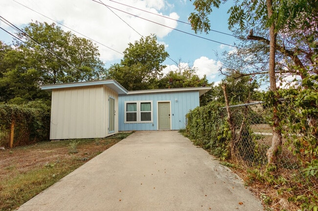 Building Photo - 3817 Leland Ave