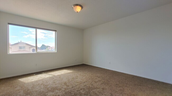 Building Photo - 2105 Margarita Dr SE