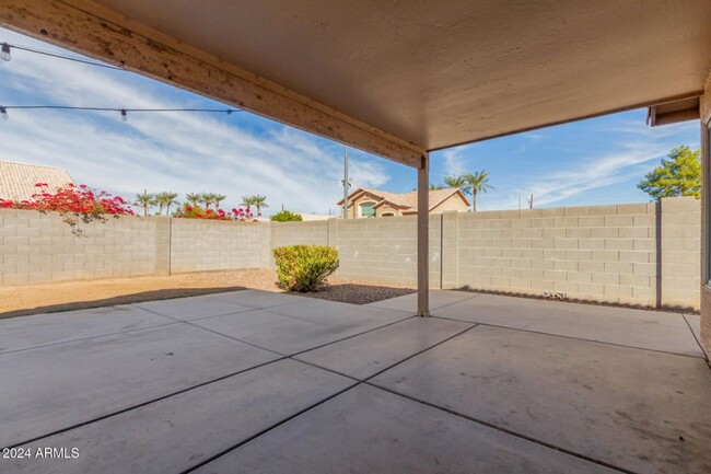 Building Photo - Absolutely Stunning Home in Peoria