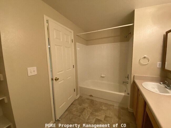 Building Photo - 2215 Gold Dust Ln