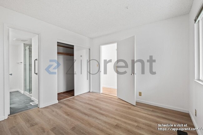 Building Photo - 60 Deerhaven Pl