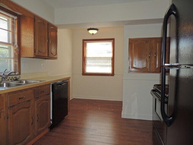 Building Photo - Astonishingly Renovated 3 Bedroom, 1.5 Bathroom Colonial!