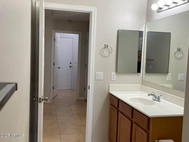 Building Photo - 6942 E San Tan Way