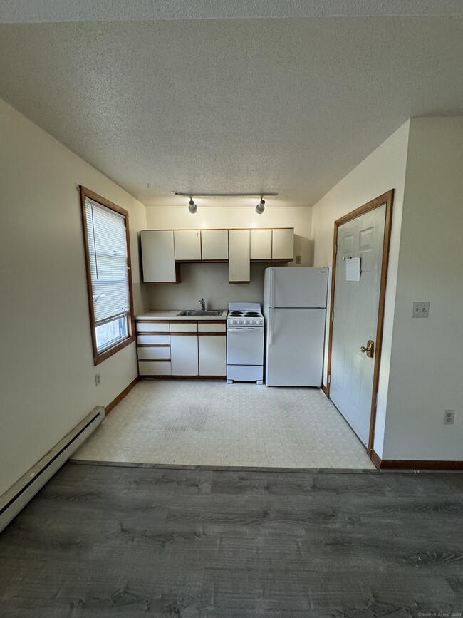 Building Photo - 49 Ledyard Ave