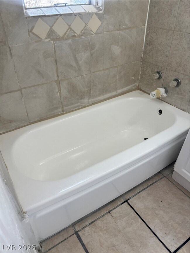 Building Photo - 1118 Laurel Ave