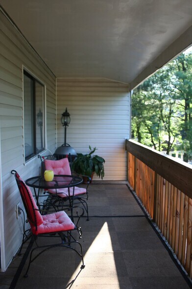 Building Photo - 20 Hillside Terrace