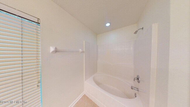 Building Photo - 8498 Climbing Ivy Trail S