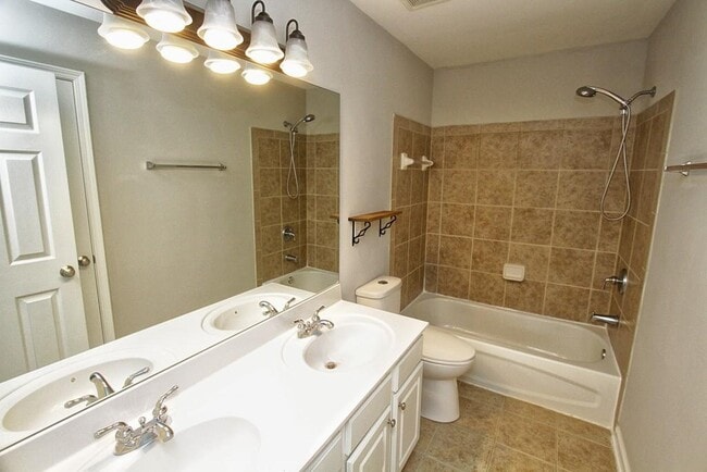 Building Photo - 5057 Bethpage Dr NE