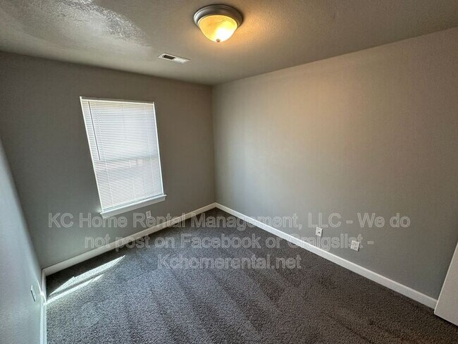 Building Photo - 10536 Kane Dr