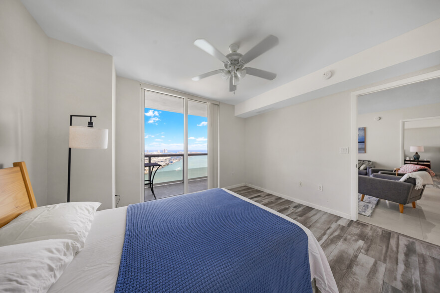 Building Photo - 50 Biscayne Blvd