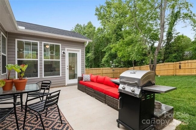 Building Photo - 212 Rockrose Ct