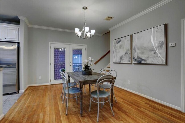 Building Photo - 1015 Eberhard St